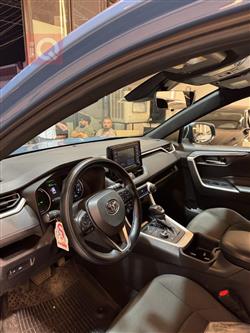 تۆیۆتا ڕاڤ 4